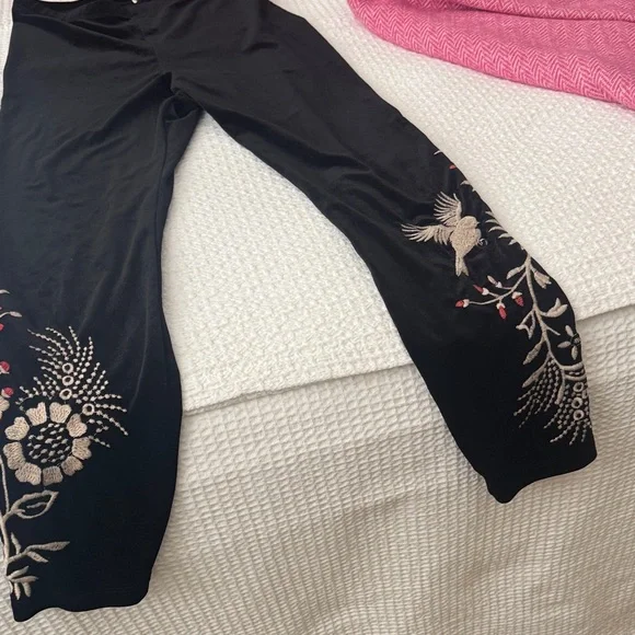 NWT Johnny Was Velvet Black Leggings with Red and Cream Embroidery - Picture 2 of 6